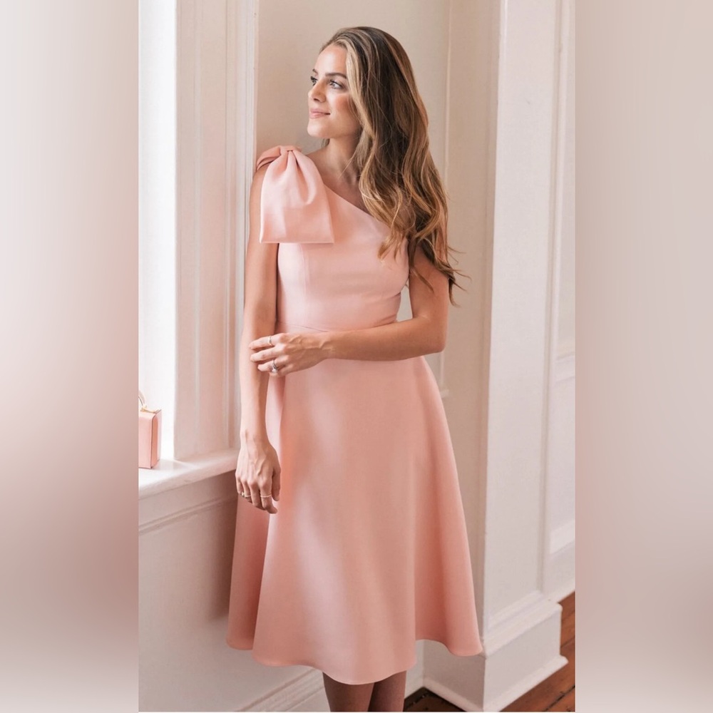 Gal Meets Glam One Shoulder Dress